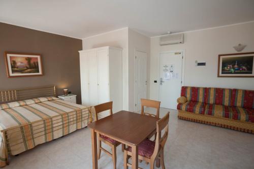 1507studio-apartment-v1326_1