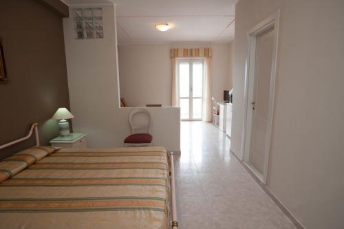 two-room-apartment-v13239323-1