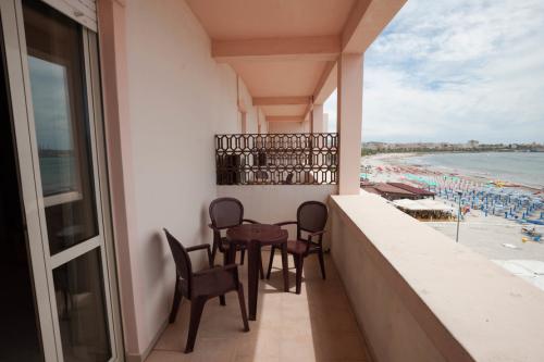 two-room-apartment-v13239356-1